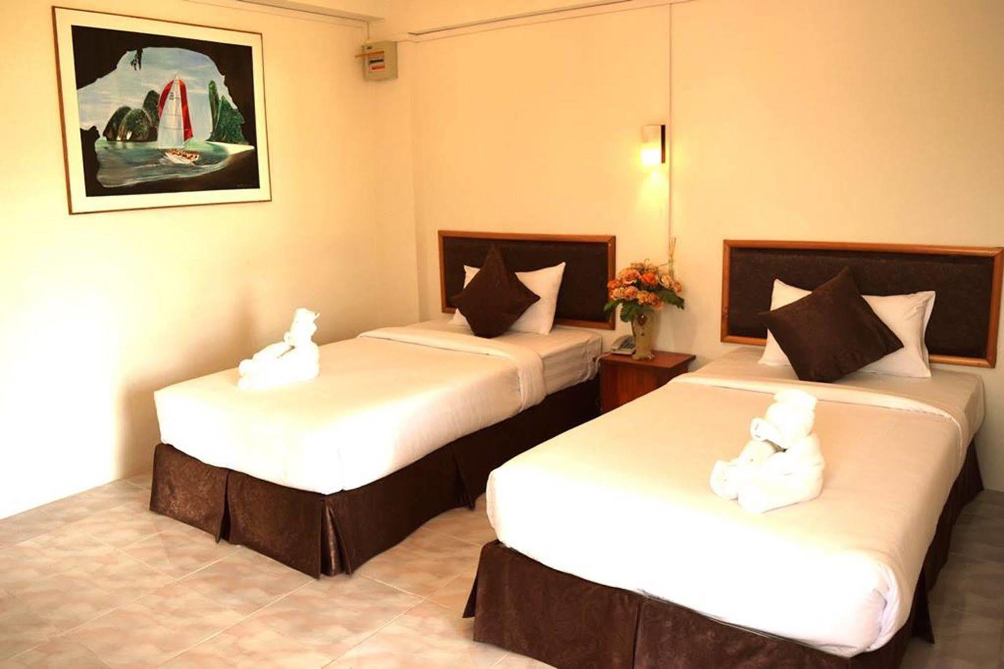 Hotel De Ratt Phuket Exterior photo