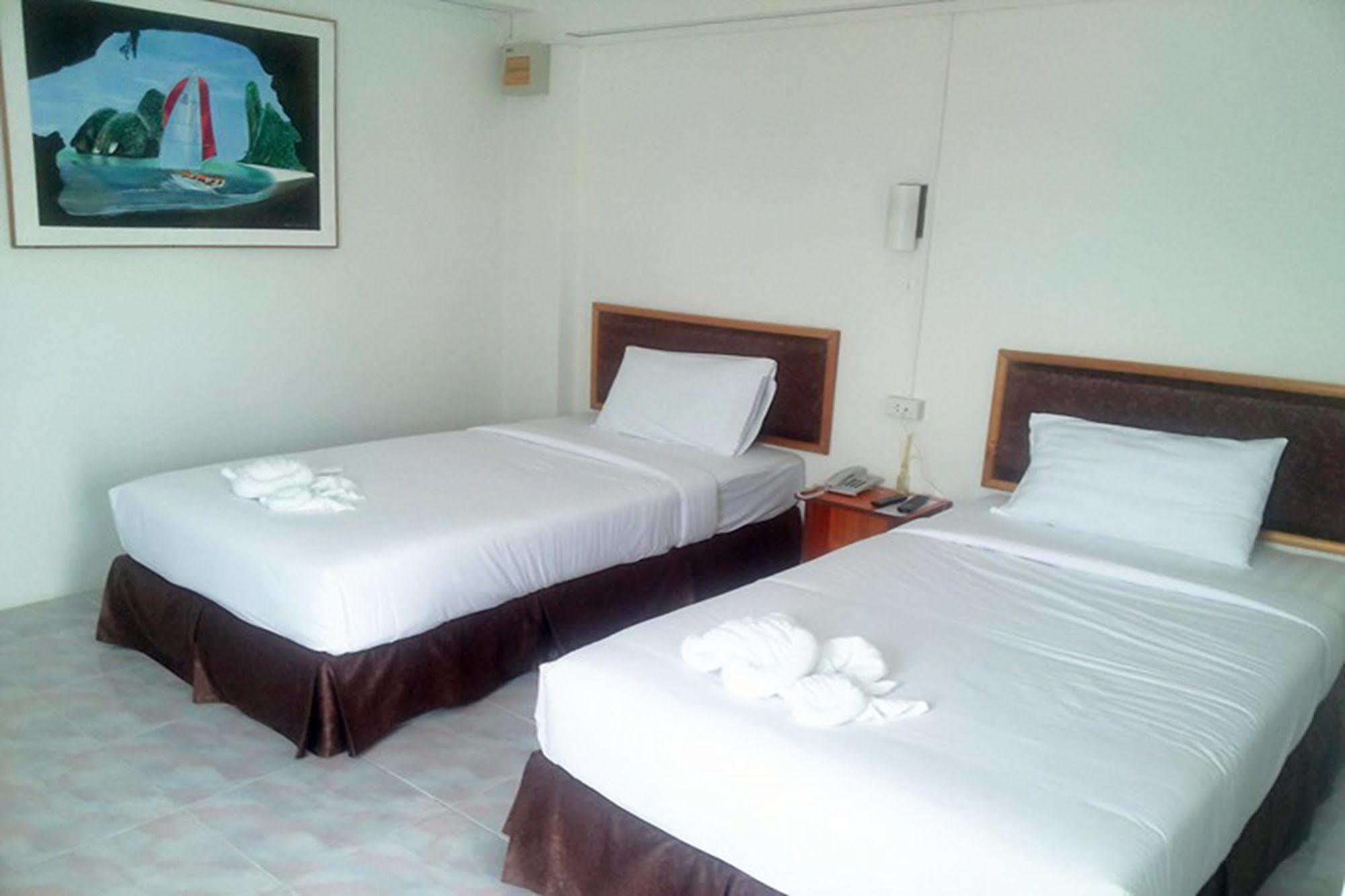 Hotel De Ratt Phuket Exterior photo
